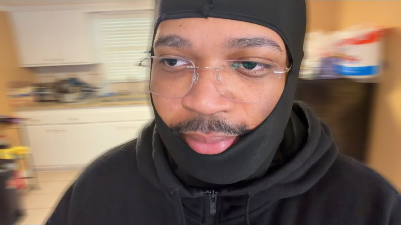 When your friend invite someone new around you