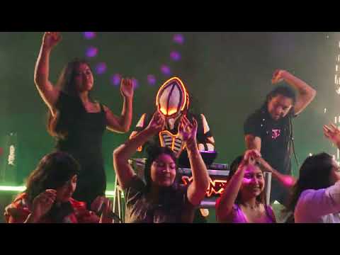 X tended - Fiesta En El Pueblo (Video Oficial)