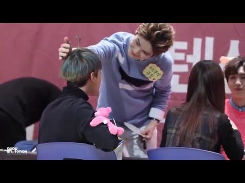 160214 업텐션(UP10TION) 인천 팬싸인회 싸인받는 남팬 창현이 (BITTO) cam