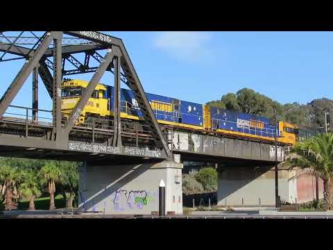 Pacific National NR8 NR46 G526 4AM5 Maribyrnong River Bridge