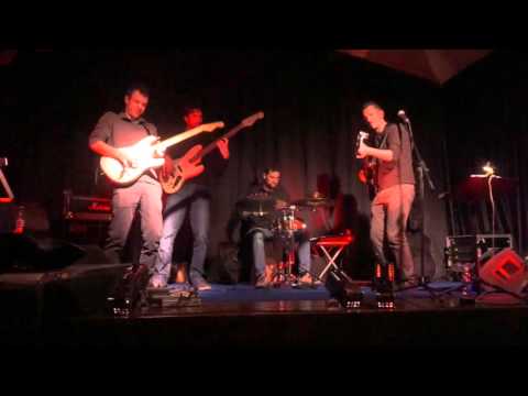 Never Tear Us Apart (Joe Cocker) cover by Akusma - solo