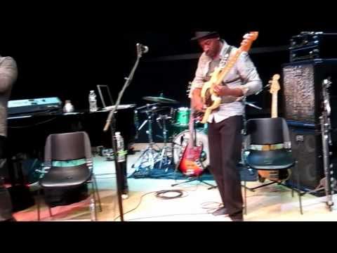 Marcus Miller bass solo 