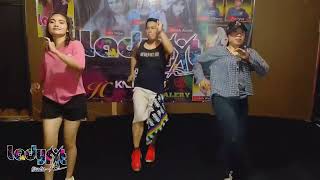 Download lagu Sebelas Dua Belas - Nella Kharisma ft Ladyfit Studio N Friends | zumba | choreo | senam mp3