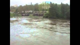 preview picture of video 'Tâmega River almost overflowing, Amarante'