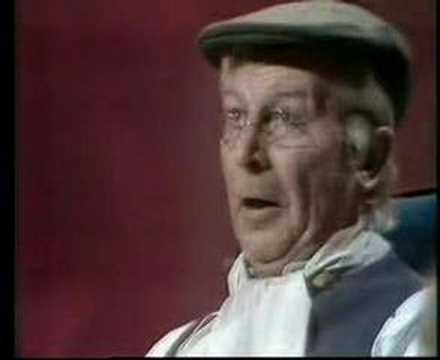 Clive Dunn - Grandad [totp2]