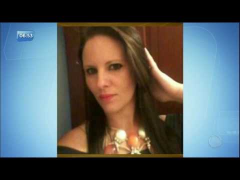 Motorista perde o controle e atropela pessoas em calçada de bar em Anápolis (GO)