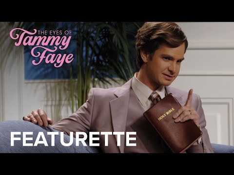 The Eyes of Tammy Faye (Featurette 'Assembling the Congregation')