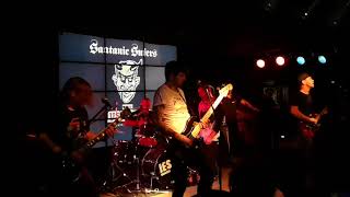 Satanic Surfets - Don&#39;t skate on my ramp live at Rock Planet