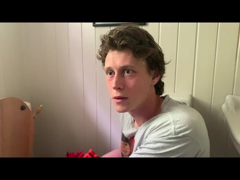 George MacKay: 'Burns' by Chris Thompson (subtítulos en español)