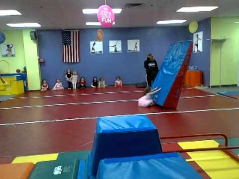 2014.02.01 - Ballerina hits a wall