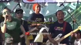 Download lagu Story whatsApp ambilkan gelas cewek seksi mp3 Download lagu Story whatsApp ambilkan gelas cewek seksi mp3