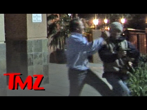 Mel Gibson -- Trip and Fall Incident with Freelance Photog | TMZ
