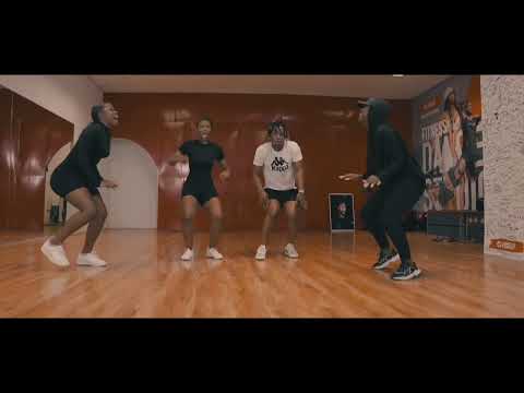 Soweto's finest feat M.J, HOLADJBASH, Tom London, Njabz finest and Flakko - Siyavuma