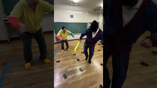 びっくりチキンつけて目隠し剣士から音出さずに逃げろ！！