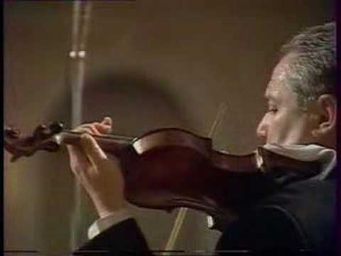 Eduard Grach plays Kreisler Rondino