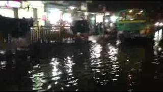 preview picture of video 'Water Logging in Dhaka City Night'