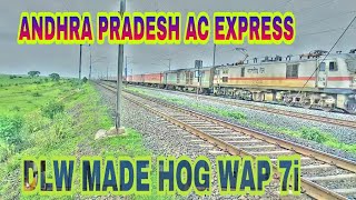 preview picture of video '22415 VSKP - NDLS ANDHRA PRADESH AC EXPRESS ! आंध्रा प्रदेश एक्सप्रेस ! IRFCA ! TRAIN VIDEOS ! IR'