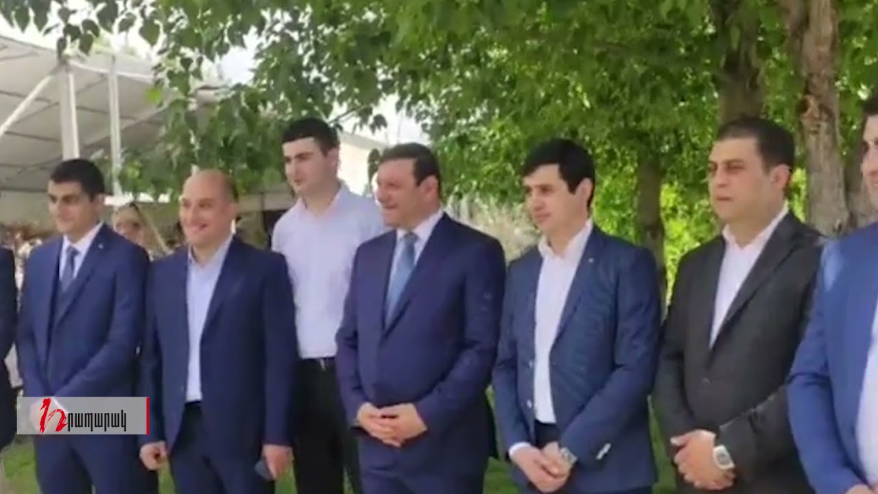 Արման, դու էլ արի. Տարոն Մարգարյանը հրավիրում էր նկարվելու