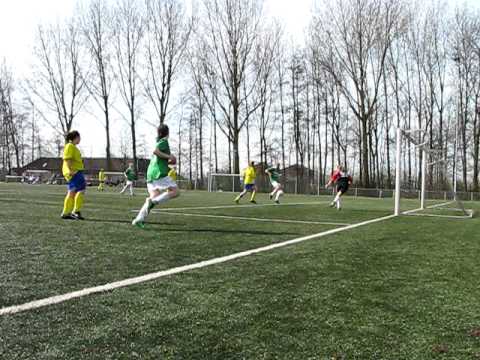 westlandia mb1 WCR ,Vera geeft voor en Kelly scoort