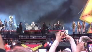 Robbie Williams (Live) Ethiad 2 June 2017.  Opening and Heavy Entertainment Show