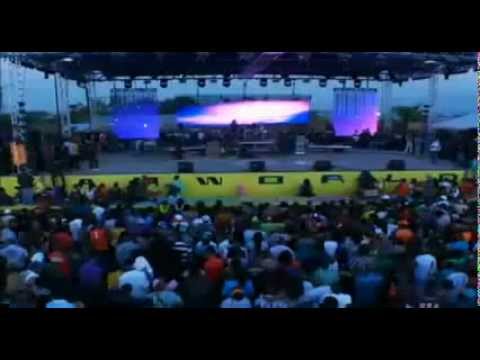 POPCAAN KICKS BLACK RHINO OFF STAGE @ {Sting 2012} IN JAMACIA #TRLCLB