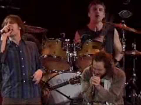 Pearl Jam & Mudhoney - kick out the jams (live)