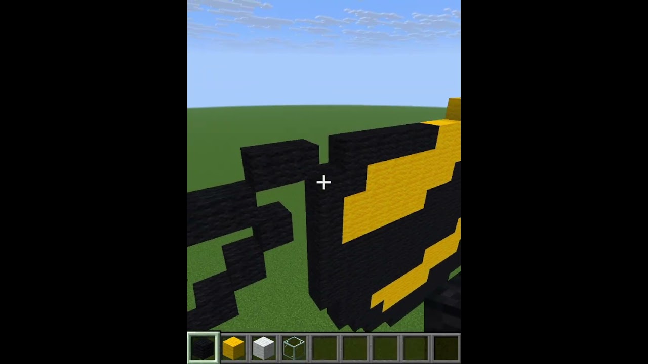 懐かしのあのキャラがマイクラに⁉️ ハドソンの伝説！「ハチ助」をドット絵で再現してみた #shorts