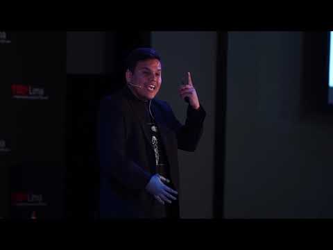Dando una mano | Enzo Romero | TEDxLima