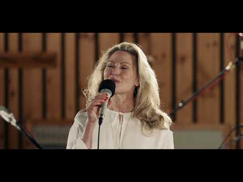 LUBA MASON'S TRIANGLE in CONCERT 60 sec. Promo Good Idea Slovakia Presentor