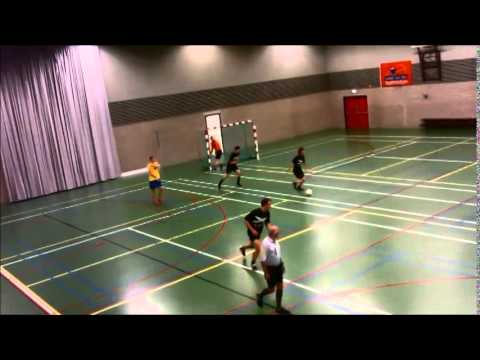 Zaalvoetbal ExstudiantesUtrecht 2 tegen DeltaSports 7