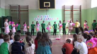 preview picture of video 'Ziua copiilor - 1 iunie 2012 - Samba florilor'