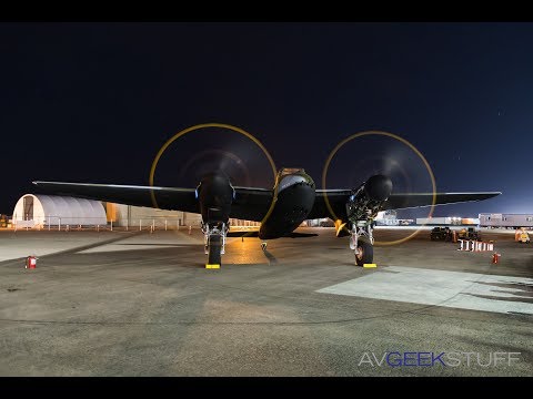 de Havilland D.H.98 Mosquito T.Mk.III Nighttime Engine Run