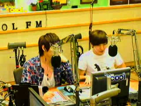 110622 sukira Eunteuk playing guitar