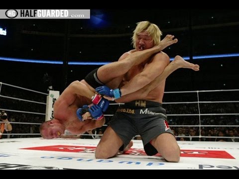 Фёдор Емельяненко ломает японского гиганта