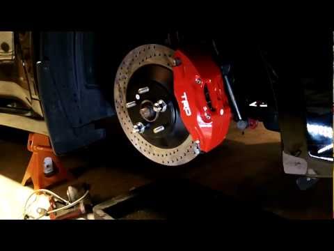 2011 tC: HOW TO INSTALL TRD BIG BRAKE KIT PART 2 OF 2 + BLEEDING BRAKES