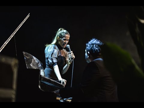 Karolina Goceva - Tvoite Baknezi Na Moite Beli Kosuli (NLB Banka 35 godini)