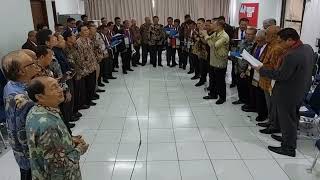 Download lagu Nang Gumalunsang Angka Laut - Gabungan Koor Ama Partungkoan & Ama HKBP Keb. Baru #Kunjungan Rohani mp3