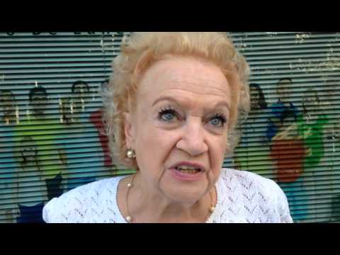 Paciente de Clínica dental Grupo Cero cuenta sus experiencias en nuestro Gabinete dental y recomienda los Implantes dentales.