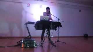 ESA FUERZA - JAVIERA MENA Trafico Bazar