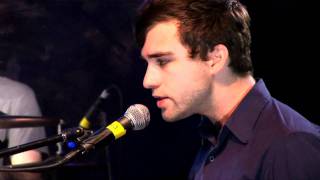 Chris Garneau - Fireflies - Live on Fearless Music HD