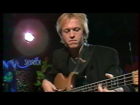 Mark King & Mike Lindup - Level 42 -  Dune Tune -  Live on French TV