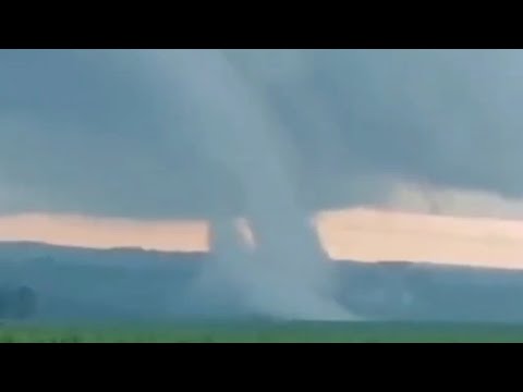Tornado 'landspout' é registrado por moradores no interior de São Paulo 