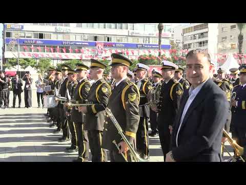 29 Ekim Cumhuriyet Bayramı dolayısıyla İzmir'de tören düzenlendi