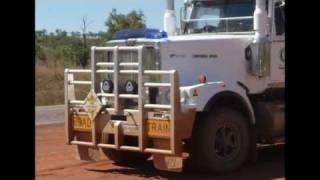 preview picture of video 'Roadtrains.wmv'