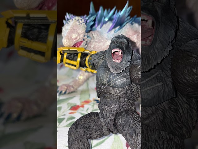 Vídeo relacionado con Monsterverse - Figura de Shimo de la película Godzilla y Kong para coleccionar, miden 15 centímetros, coleccionables, para niños y niñas Desde 4 años (MN303500)