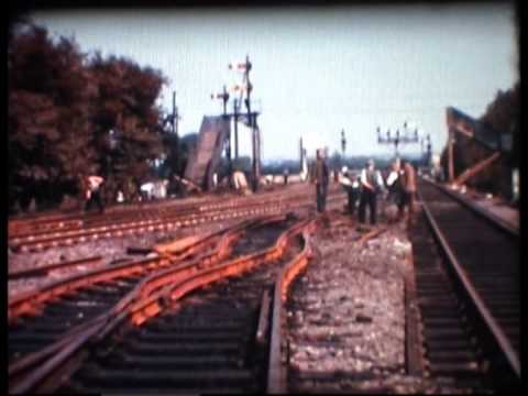 RailwaymenLayingTrackDidcot1960's avi