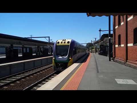 V/Line VL34 arriving at Footscray P4