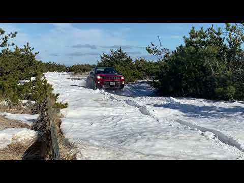 2019 Jeep Compass Driving in snow
