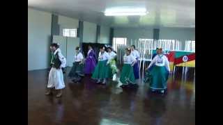 preview picture of video 'Atividades com Donas de Casa - Mulheres do Lar Danças gauchas chimarrita Prof. Jorge Machado'
