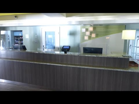 Red Roof PLUS+ & Suites Tampa | Tampa (FL), United States | Hotel Review 🏩